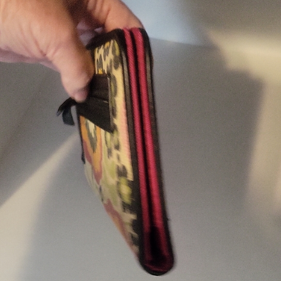 Spartina Natural Linen and Leather Bi-Fold floral magnetic snap close wallet - Picture 4 of 7